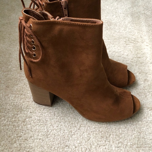 Charlotte Russe Sarah Booties Size 9 Color Chestnut - Picture 2 of 8